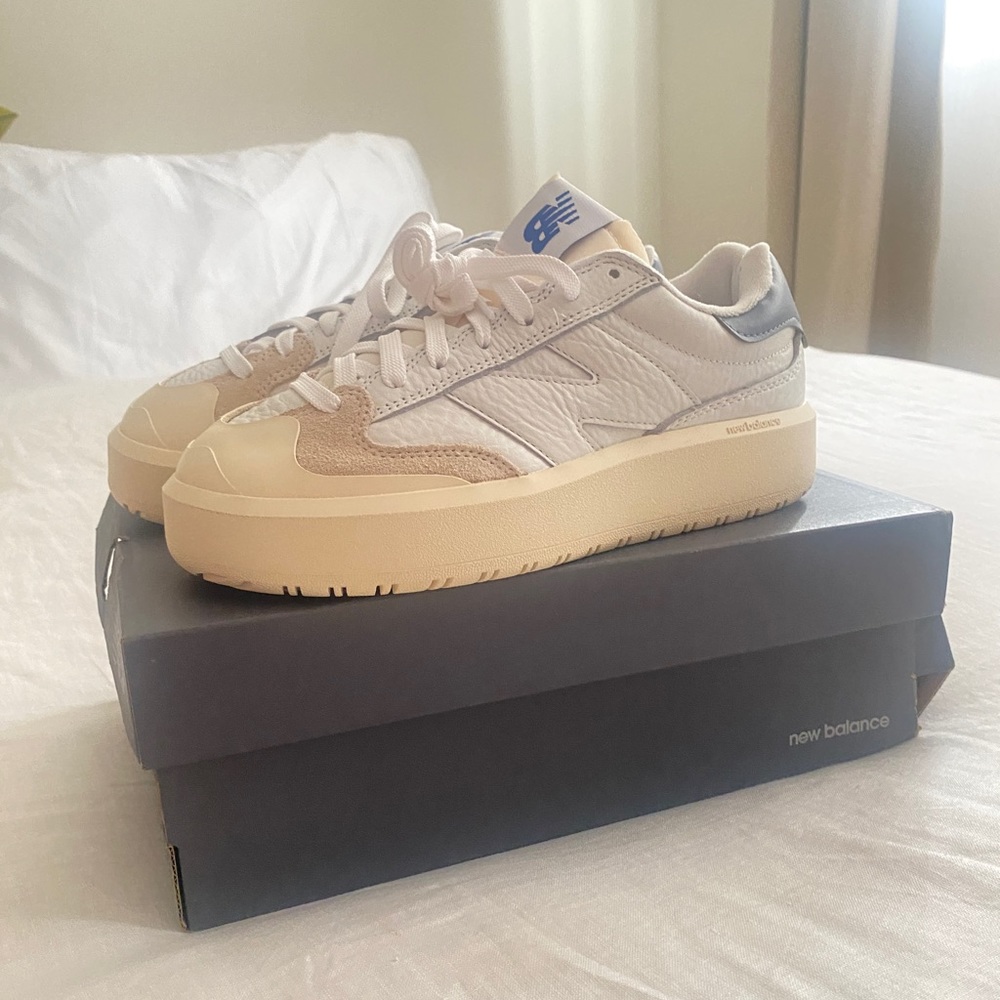 NWT NEW BALANCE
White CT302 Sneakers